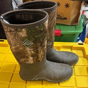 Muck Boot Co. Men's Mossy Oak Camo Field Rubber Boots